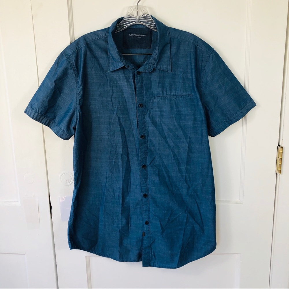 Men’s Calvin Klein Chambray Button Down Shirt